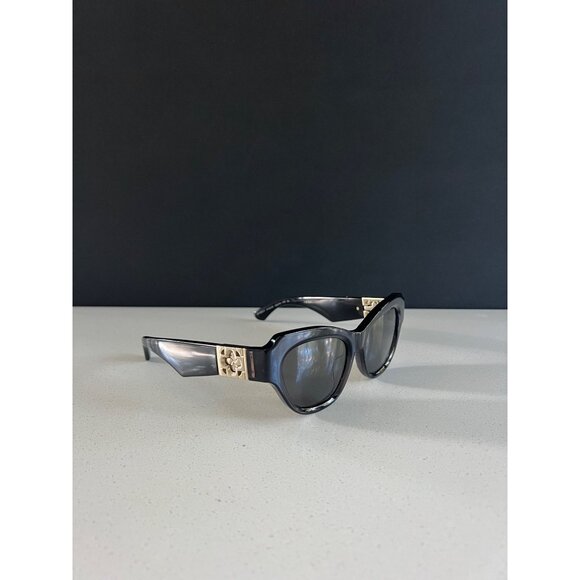 Burberry Women's Black Sunglasses, Be4423 - Picture 3 of 9